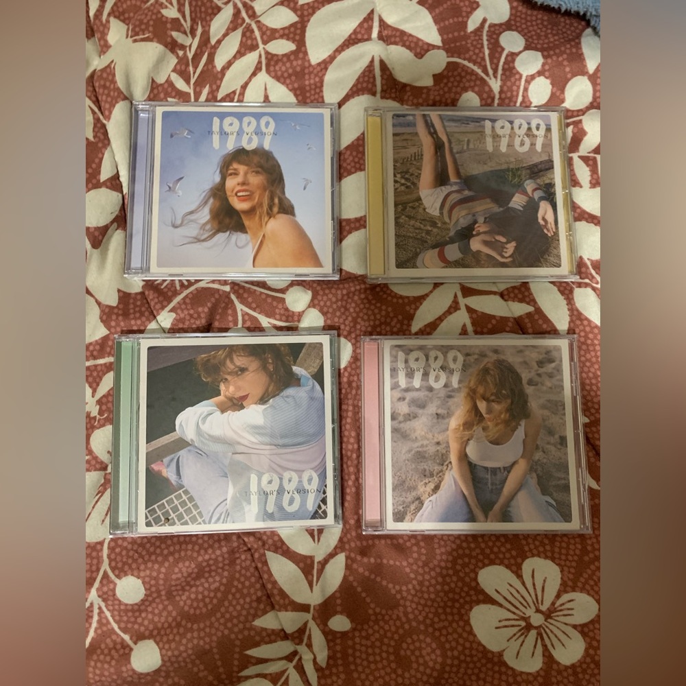 💙✨1989 Taylors Version CD bundle✨💙